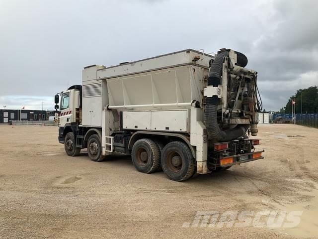 DAF CF85.460 Crawler Excavators