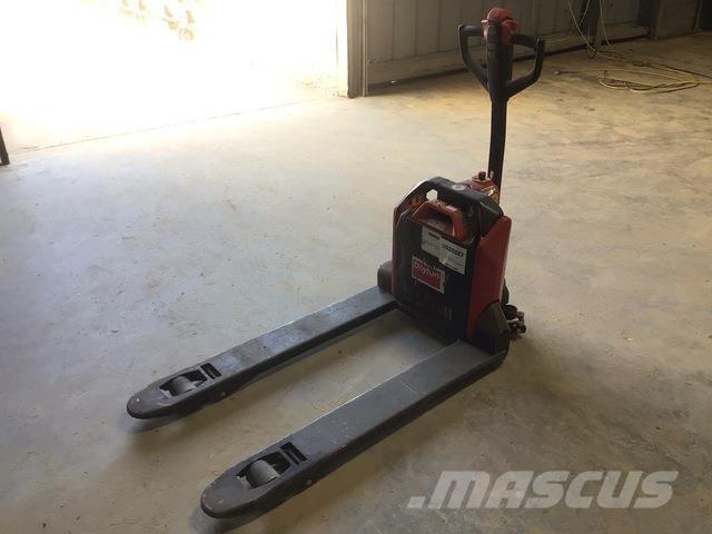 Dayton 55PD64 Pallet Truck