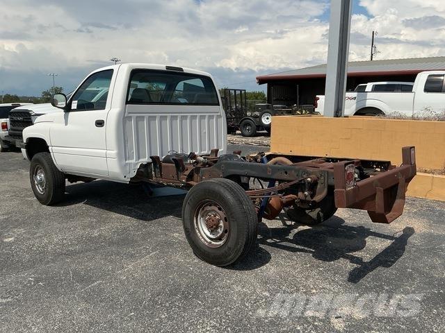 Dodge Ram 2500 Cabins and interior