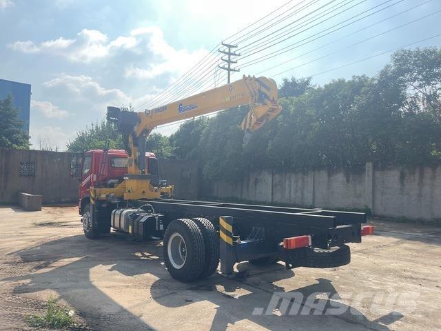 Dongfeng DV3 Boom / Crane / Bucket Trucks