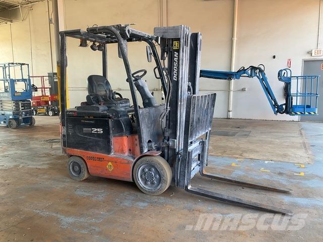 Doosan BC25S-5 Electric Forklifts