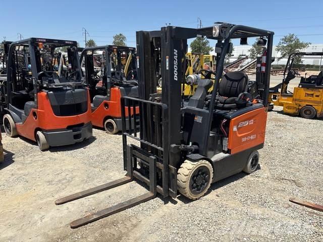 Doosan BC25S-7 Electric Forklifts