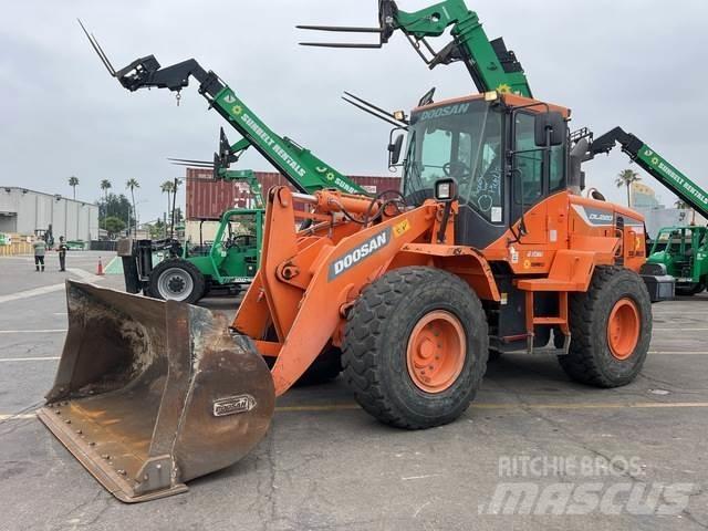 Doosan DL220-5 Wheel Loaders