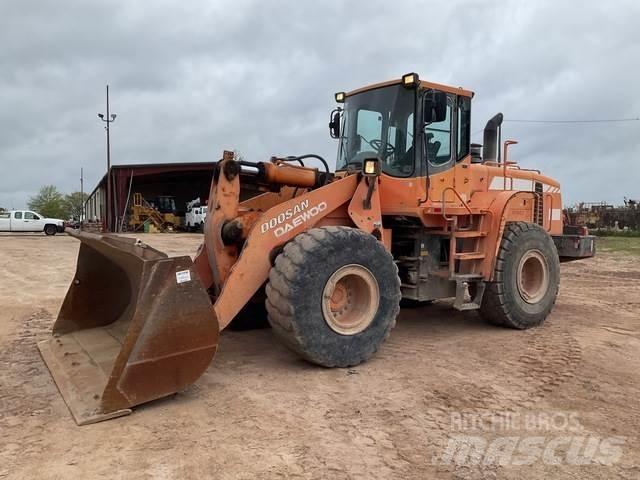 Doosan DL300 Wheel Loaders