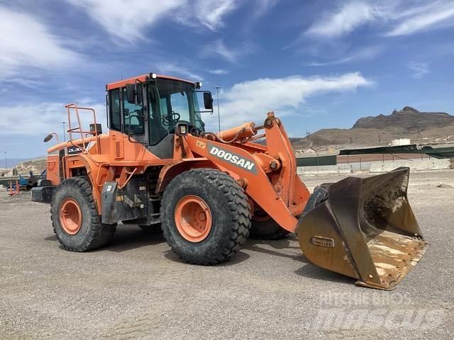 Doosan DL300-5 Wheel Loaders