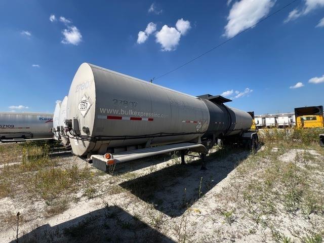Etnyre  Material transport vehicles