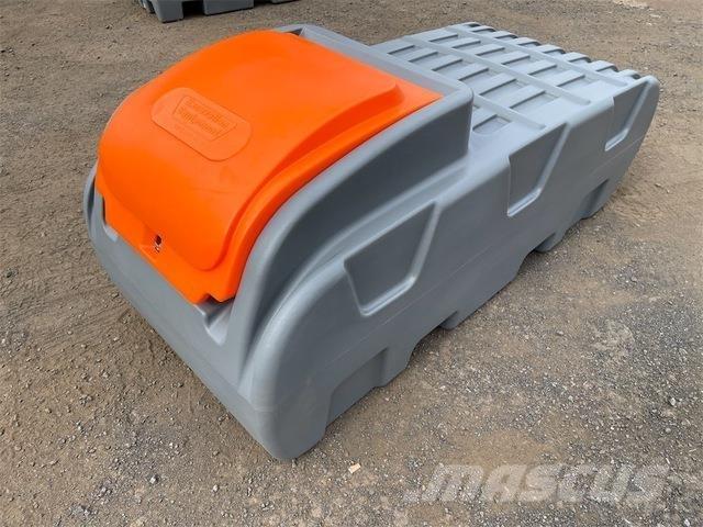  EXEQ DD500 Fuel and additive tanks