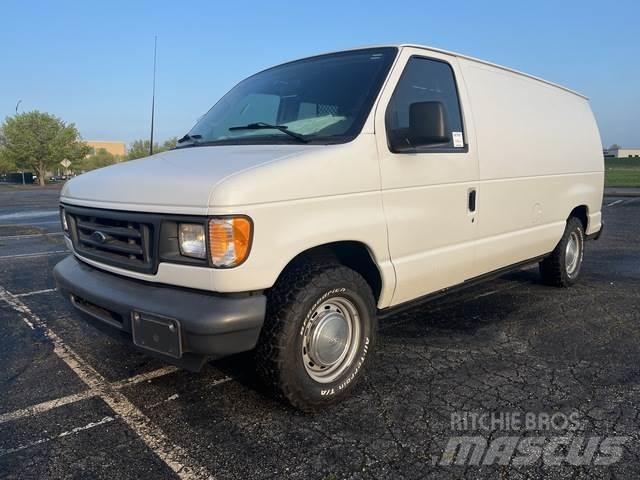 Ford E-150 Panel vans