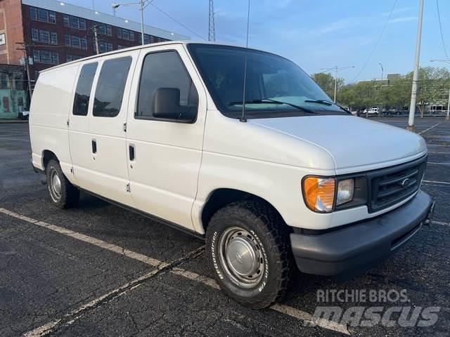Ford E-150 Panel vans