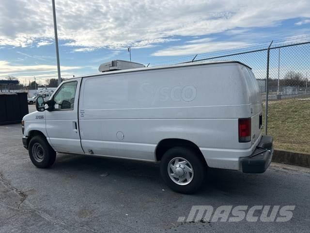 Ford E-250 Panel vans