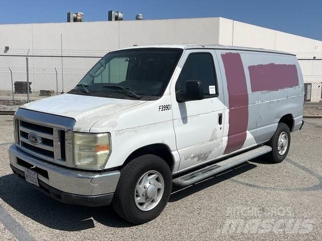 Ford E-250 Panel vans