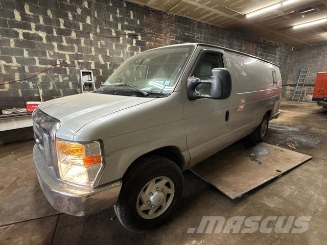 Ford E-250 Panel vans