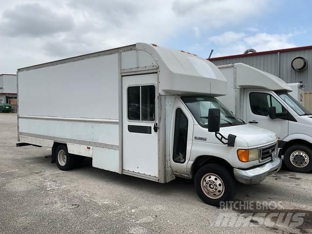 Ford E-350 Panel vans