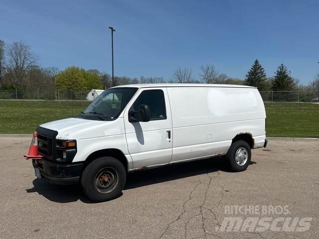 Ford E-350 Panel vans