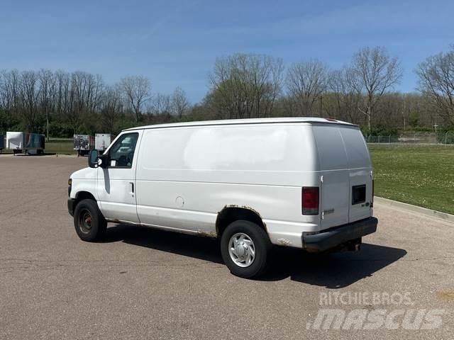Ford E-350 Panel vans
