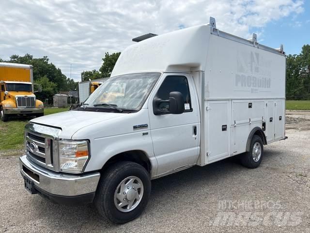 Ford E-350 Panel vans