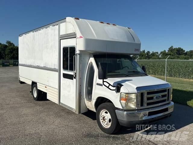 Ford E-350 Box body