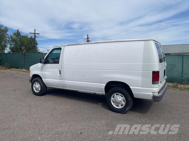 Ford E-350 Panel vans
