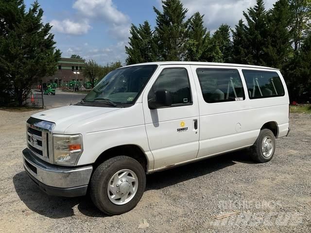 Ford E-350 Mini buses