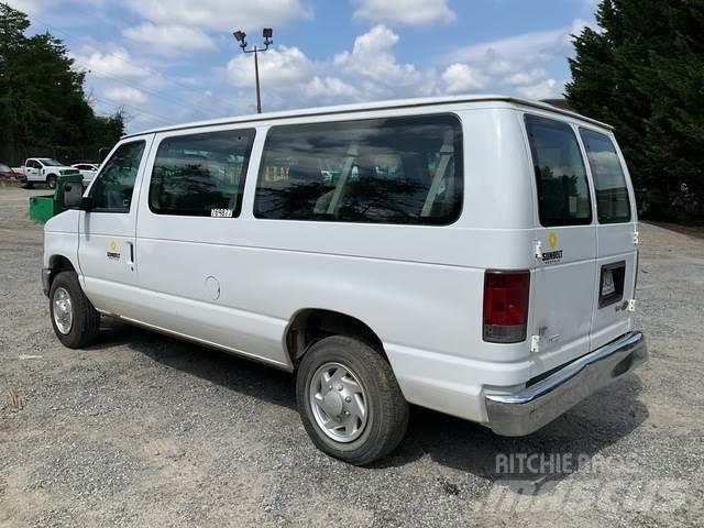 Ford E-350 Mini buses