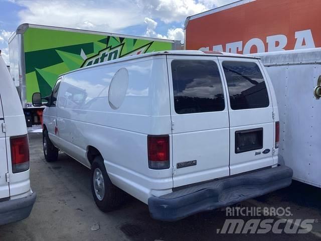 Ford E-350 Panel vans