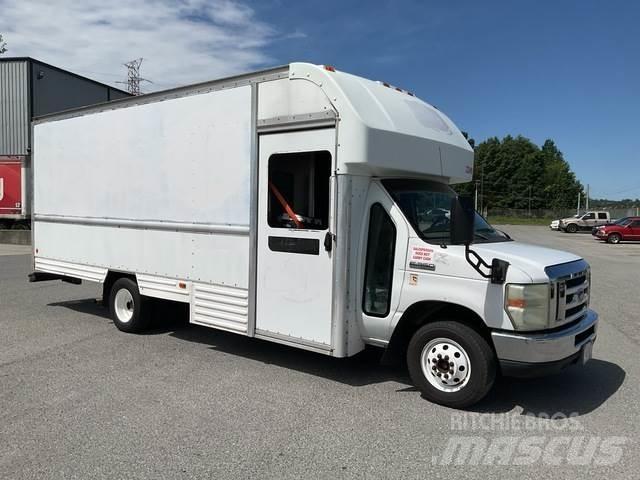 Ford E-350 Box body
