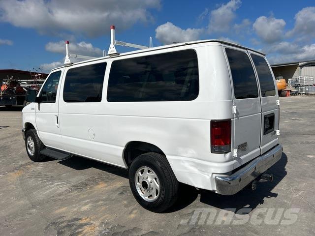 Ford E-350 Automobiles / SUVS