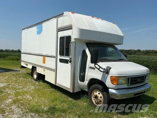 Ford E-350 Panel vans
