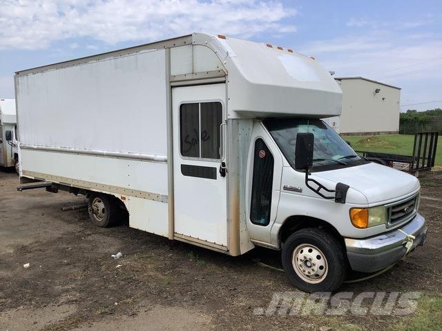 Ford E-350 Box body
