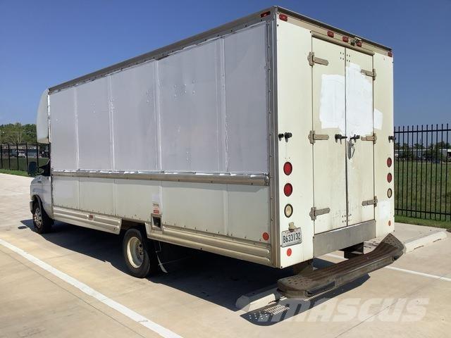 Ford E-350 Panel vans