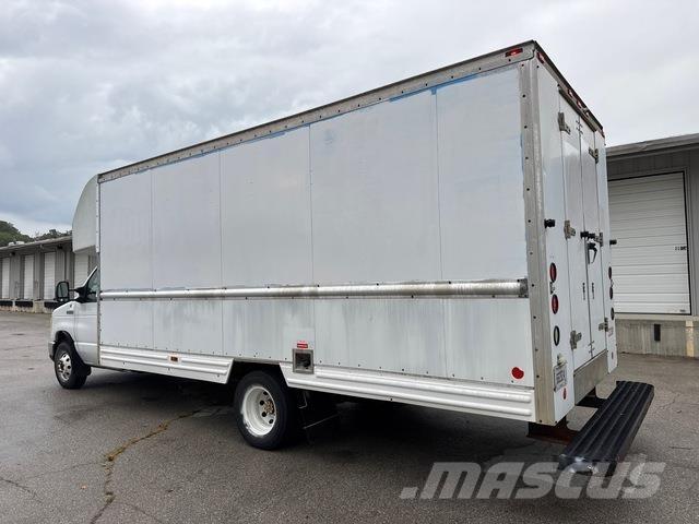 Ford E-350 Panel vans