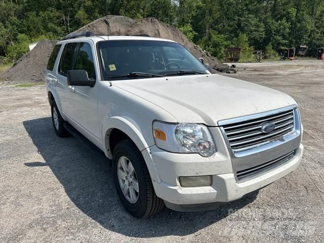 Ford Explorer Automobiles / SUVS