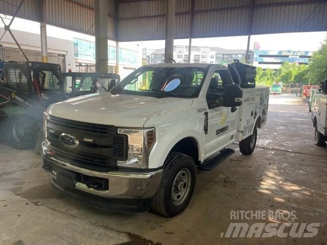 Ford F-250 Work Trucks / Municipal