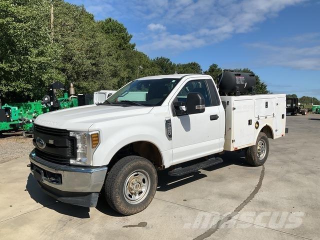 Ford F-250 Work Trucks / Municipal
