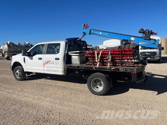 Ford F-350 Digger Derricks trucks