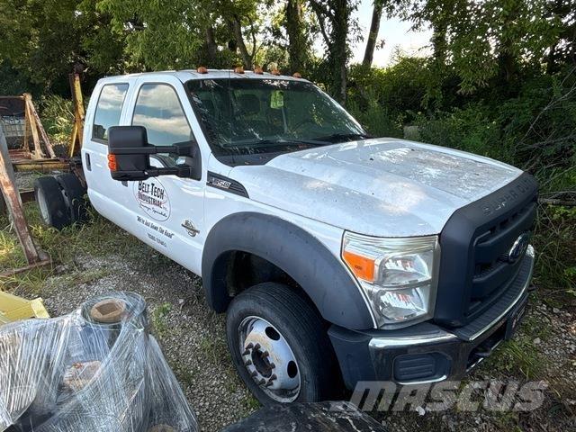 Ford F-550 XL Cabins and interior