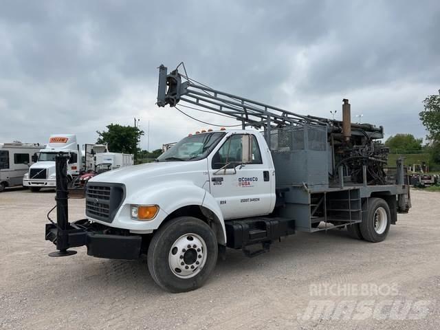 Ford F-650 Digger Derricks trucks