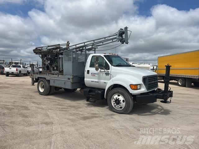 Ford F-650 Digger Derricks trucks