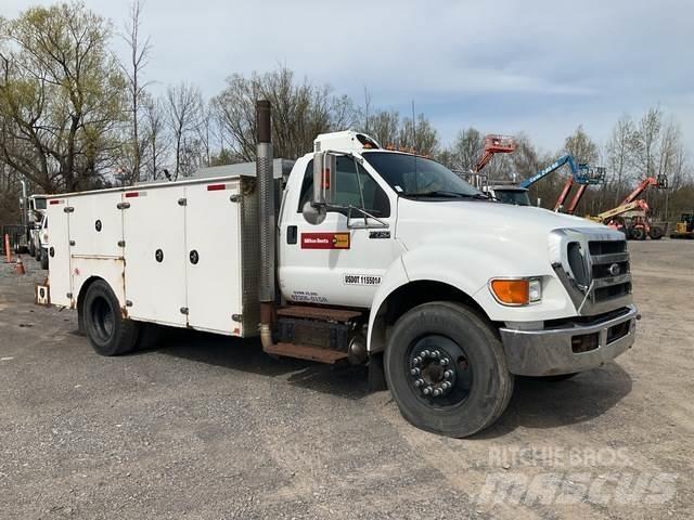 Ford F-750 Work Trucks / Municipal