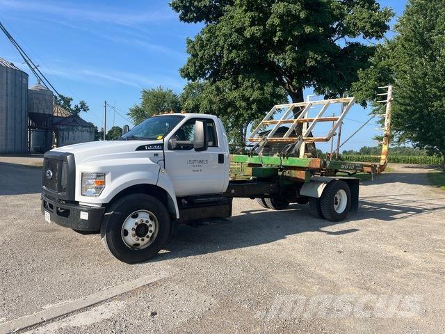 Ford F-750 Cabins and interior