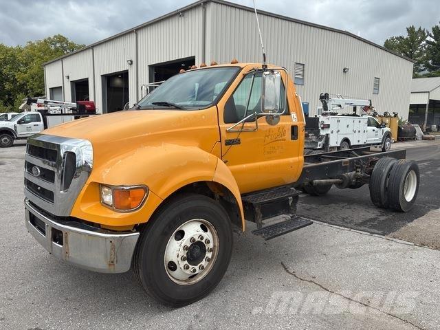 Ford F-750 Cabins and interior