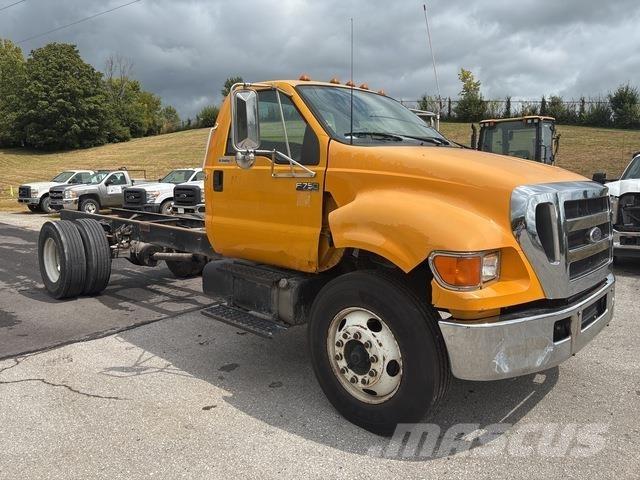 Ford F-750 Cabins and interior