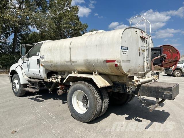 Ford F-750 Water Tankers