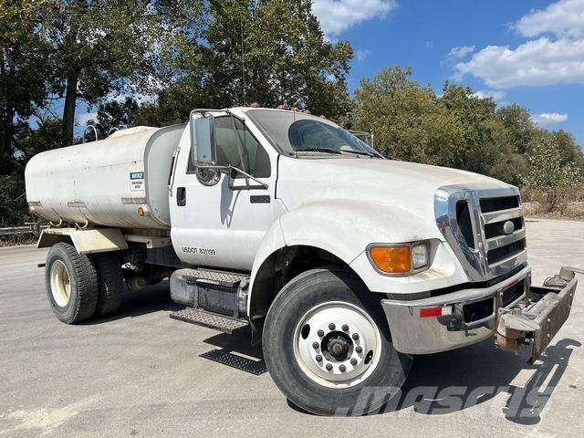 Ford F-750 Water Tankers