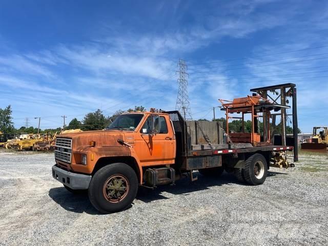 Ford F800 Work Trucks / Municipal