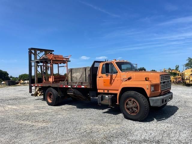 Ford F800 Work Trucks / Municipal