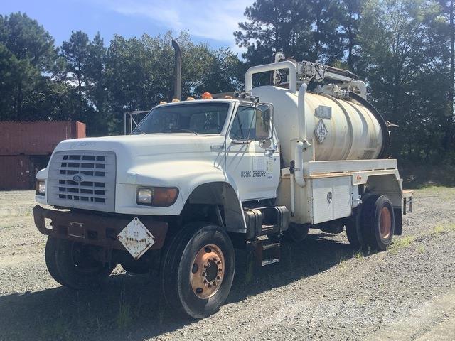 Ford F800 Vacuum Trucks