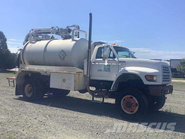 Ford F800 Vacuum Trucks