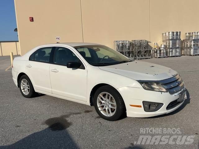 Ford Fusion Automobiles / SUVS
