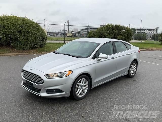 Ford Fusion Automobiles / SUVS